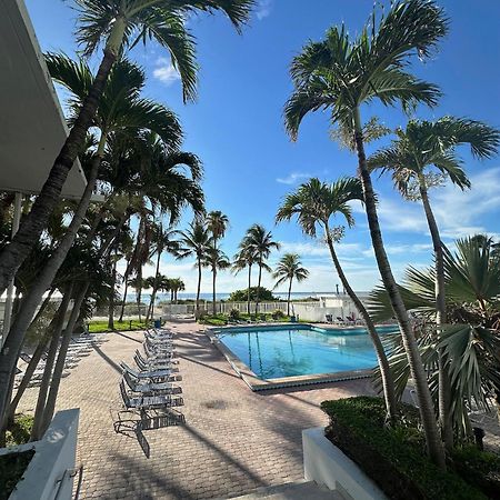 Casablanca On The Beach Miami Beach Exterior photo