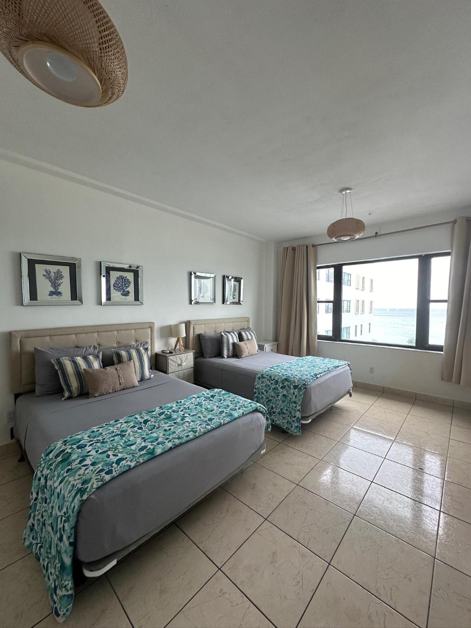 Casablanca On The Beach Miami Beach Room photo