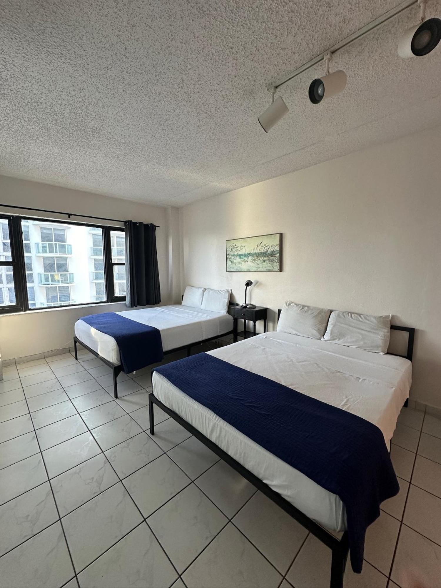 Casablanca On The Beach Miami Beach Room photo