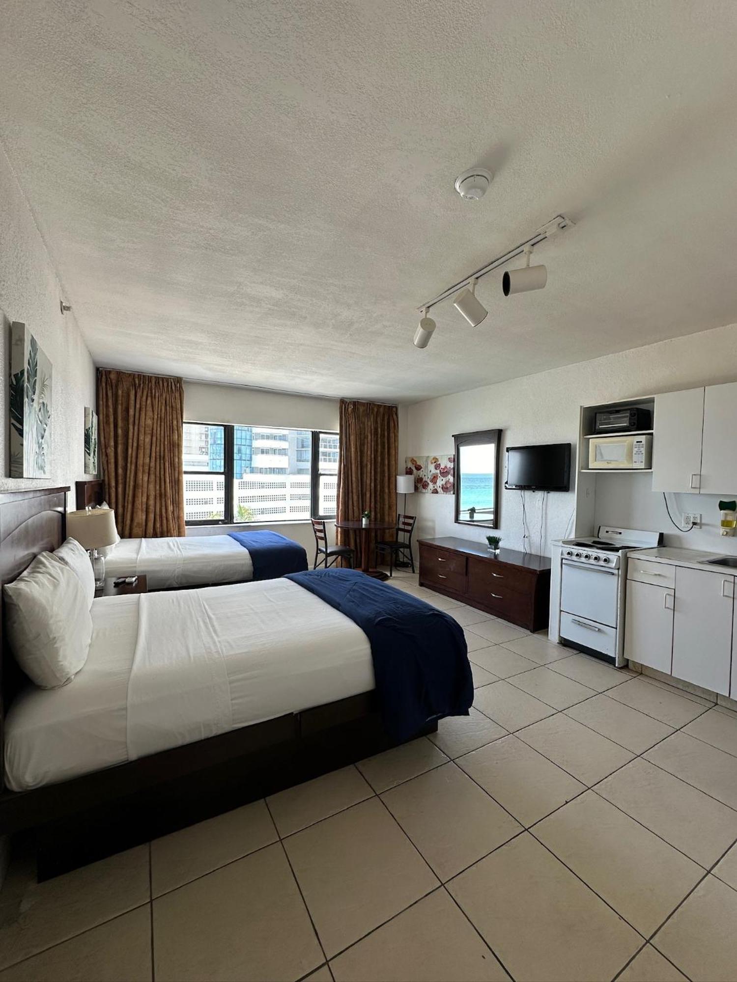 Casablanca On The Beach Miami Beach Room photo