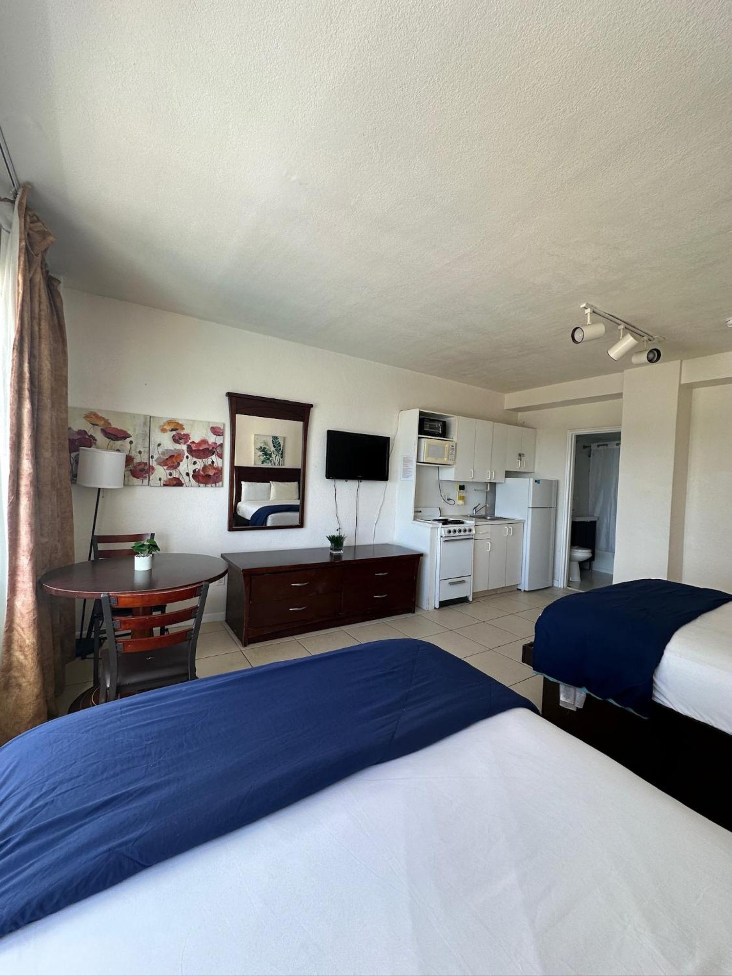 Casablanca On The Beach Miami Beach Room photo