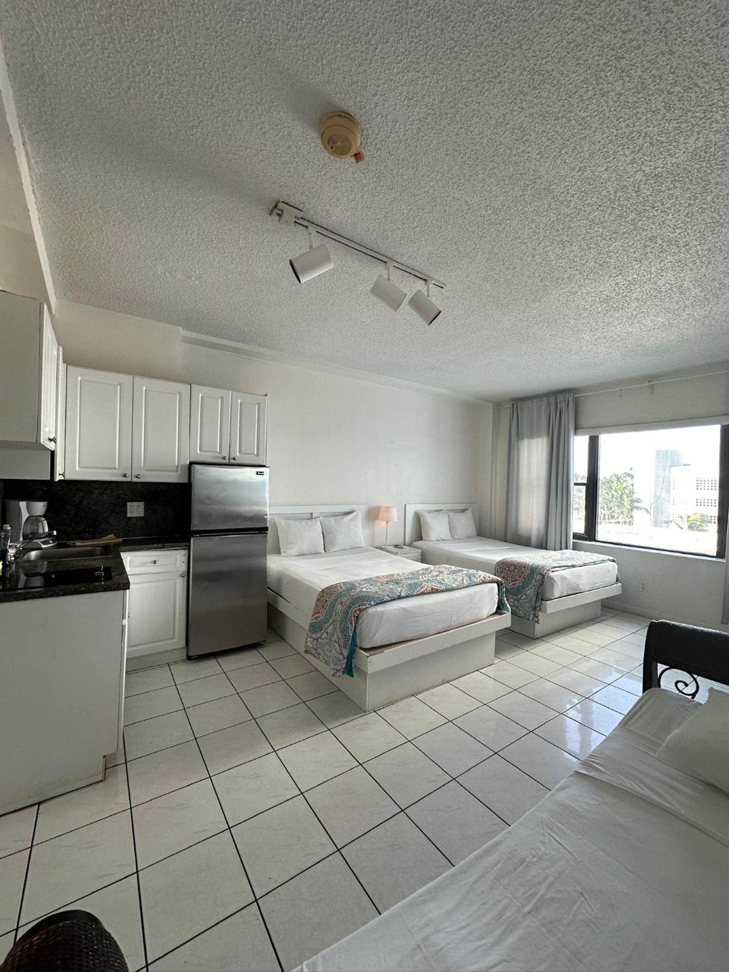 Casablanca On The Beach Miami Beach Room photo