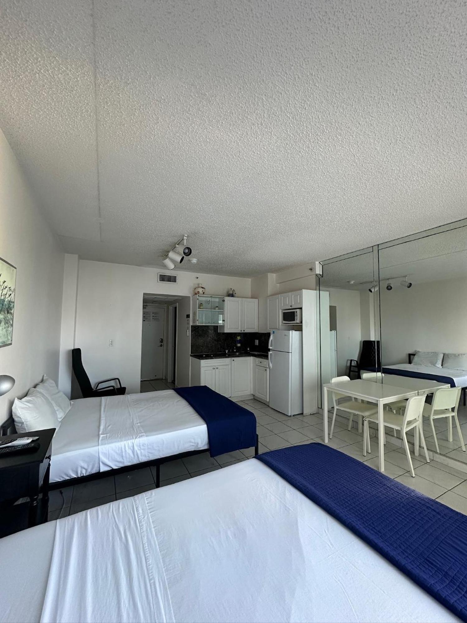 Casablanca On The Beach Miami Beach Room photo
