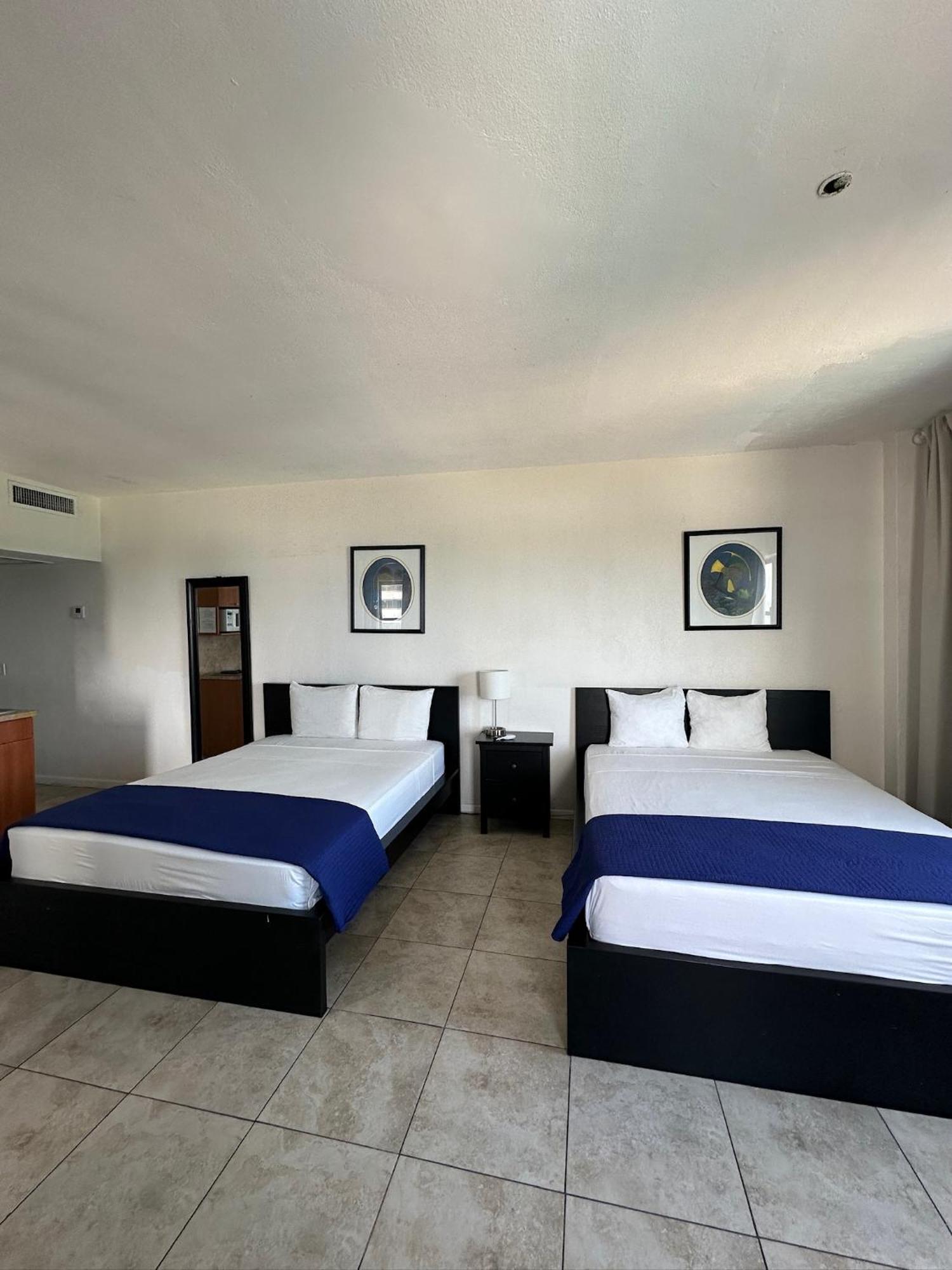 Casablanca On The Beach Miami Beach Room photo