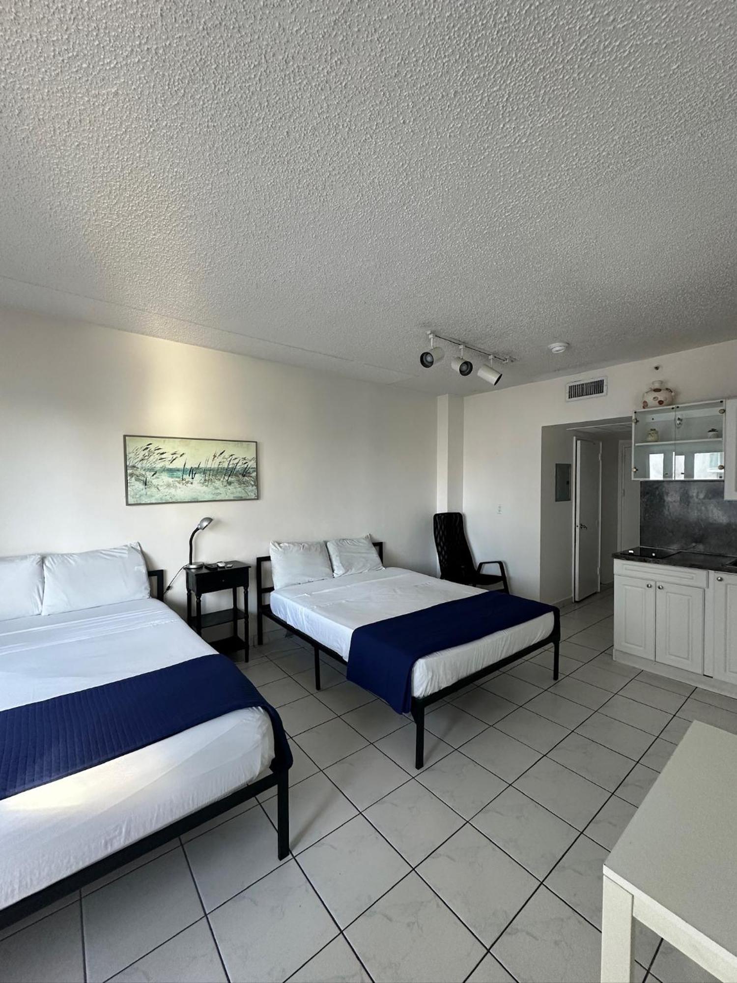 Casablanca On The Beach Miami Beach Room photo