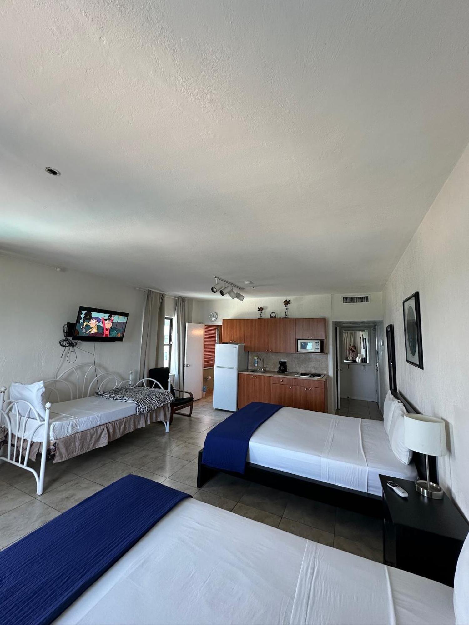 Casablanca On The Beach Miami Beach Room photo
