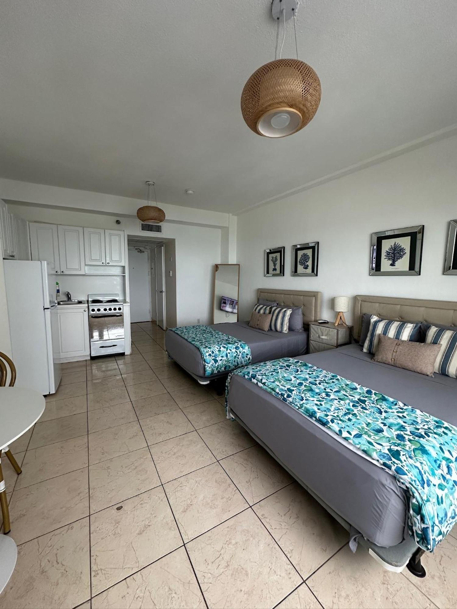 Casablanca On The Beach Miami Beach Room photo