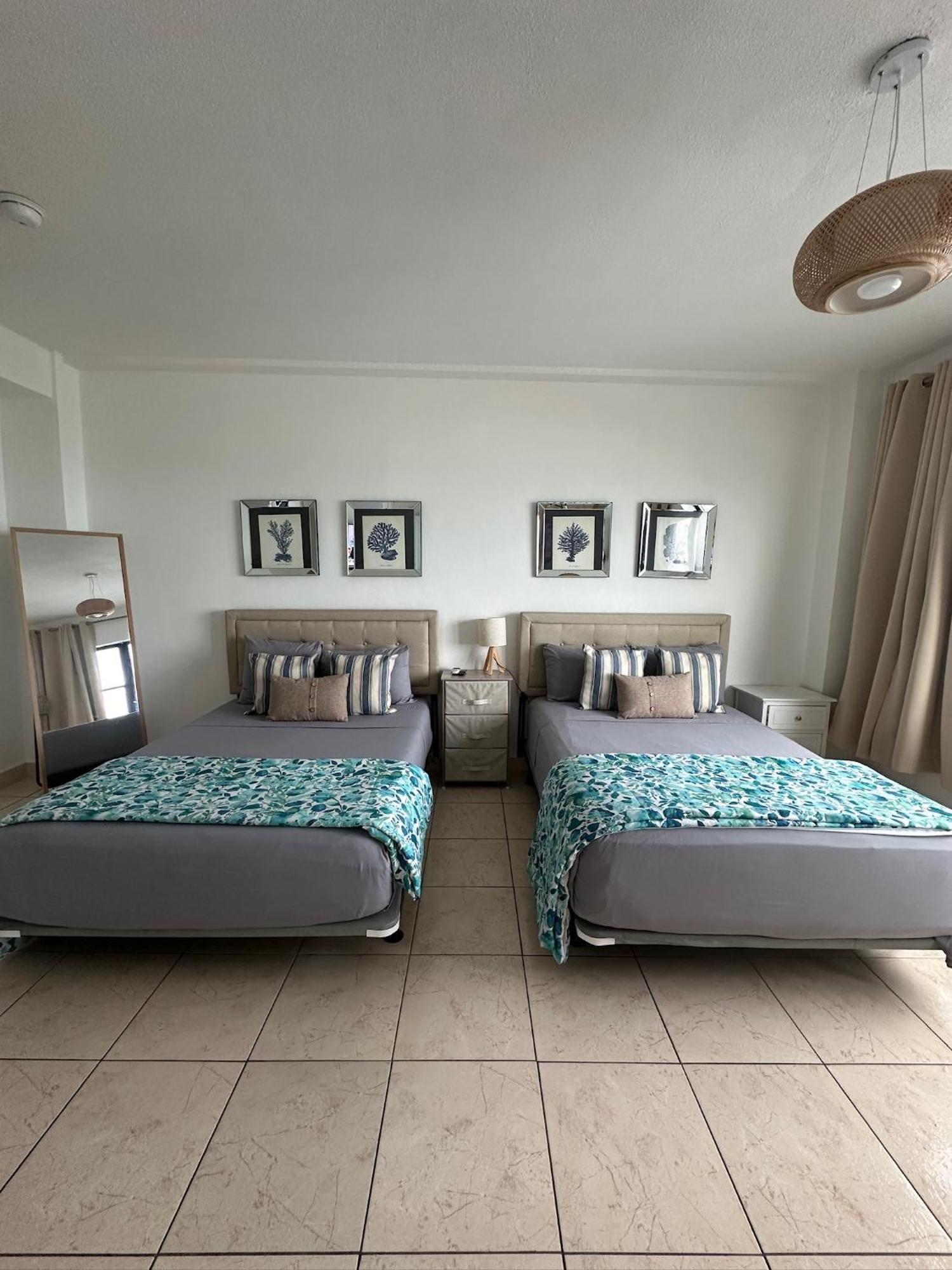 Casablanca On The Beach Miami Beach Room photo